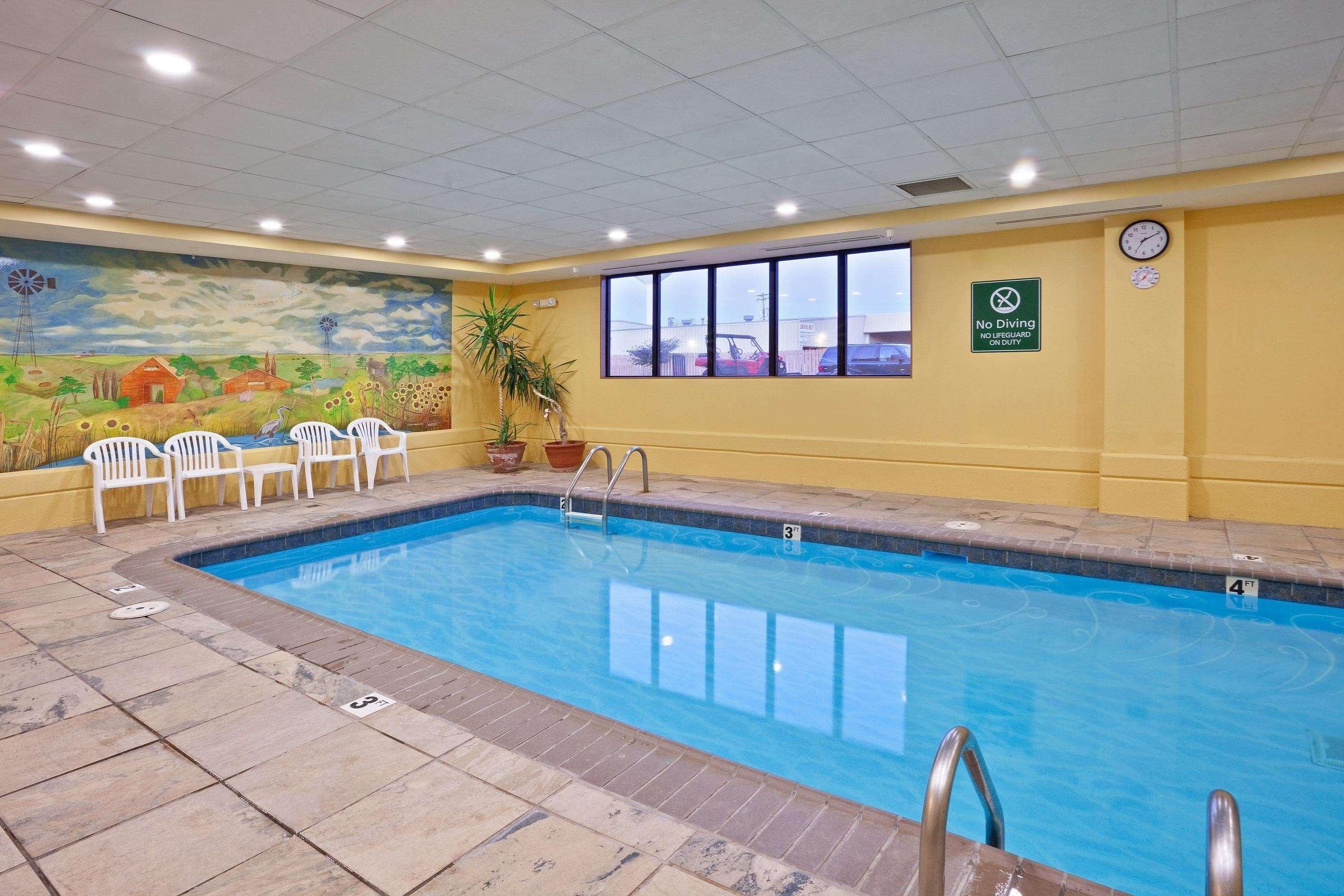 La Quinta By Wyndham Salina Hotel Luaran gambar