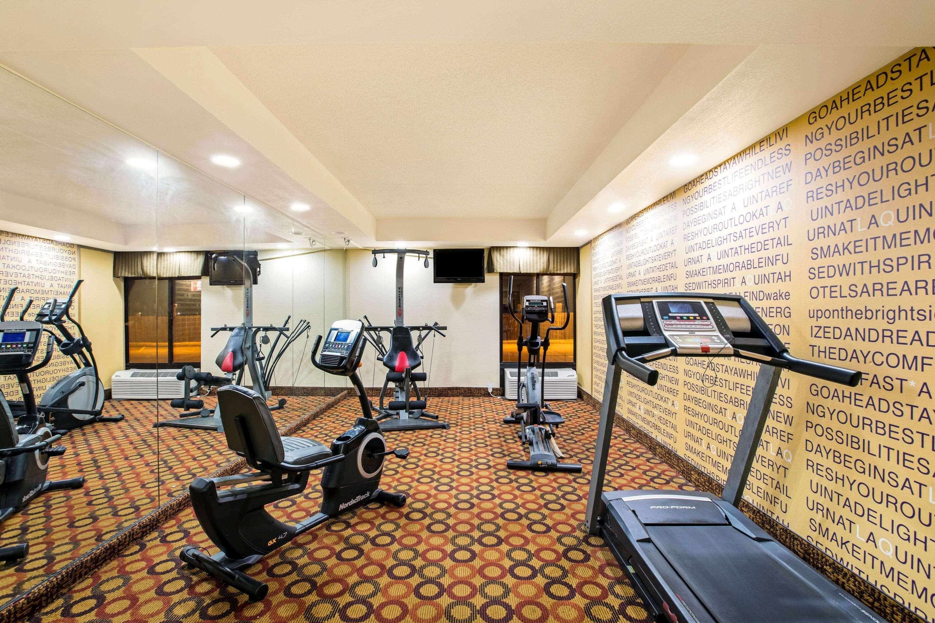 La Quinta By Wyndham Salina Hotel Luaran gambar
