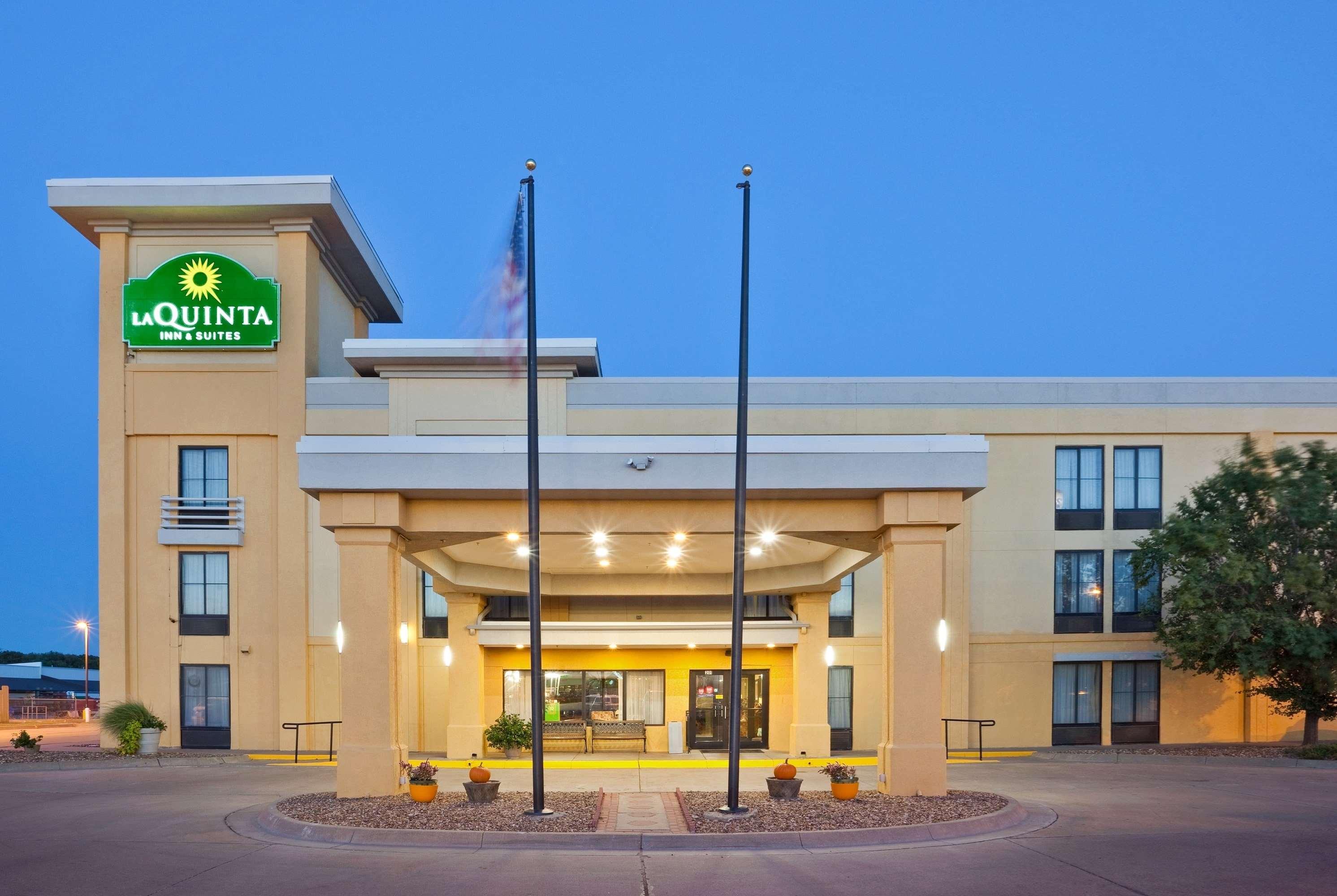 La Quinta By Wyndham Salina Hotel Luaran gambar