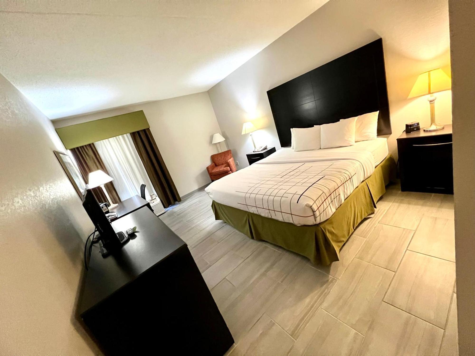 La Quinta By Wyndham Salina Hotel Luaran gambar